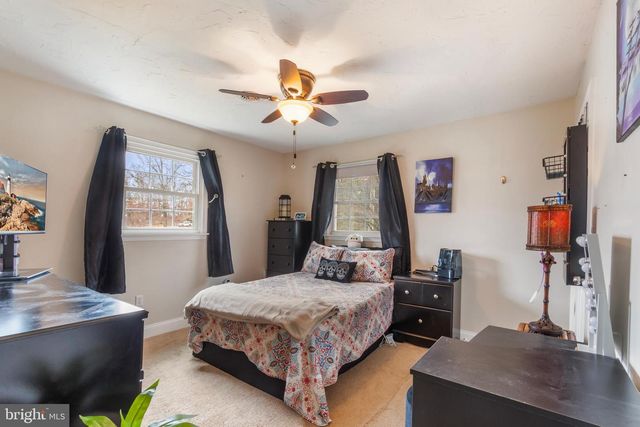 1077 PINE GROVE RD, Hanover, PA 17331