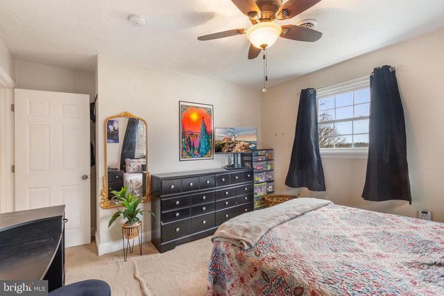 1077 PINE GROVE RD, Hanover, PA 17331