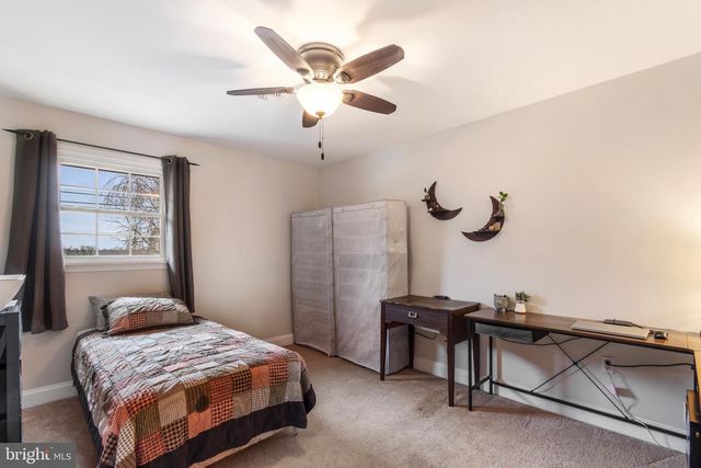 1077 PINE GROVE RD, Hanover, PA 17331