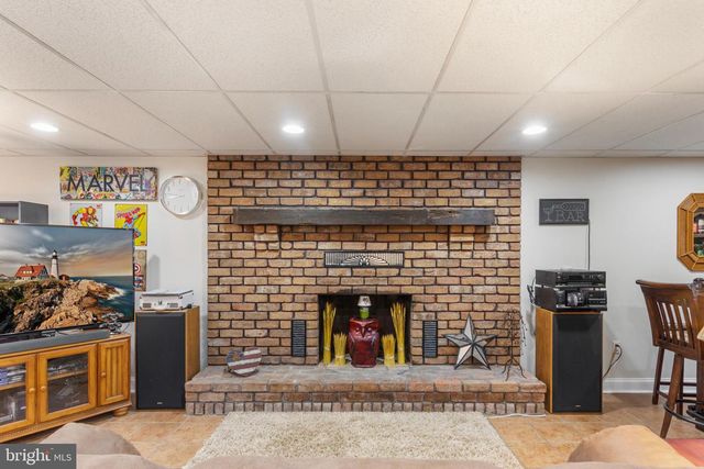 1077 PINE GROVE RD, Hanover, PA 17331