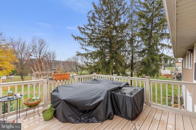 1077 PINE GROVE RD, Hanover, PA 17331