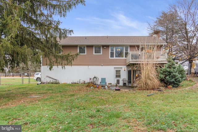1077 PINE GROVE RD, Hanover, PA 17331