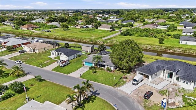 1529 Crestwood CIR W, Lehigh Acres, FL 33936