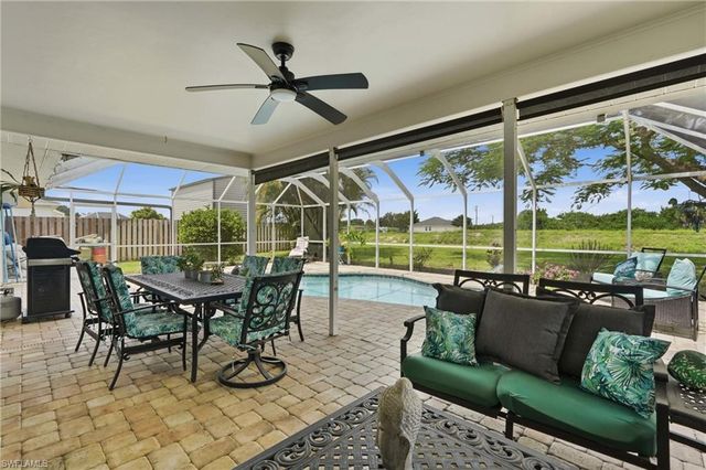 1529 Crestwood CIR W, Lehigh Acres, FL 33936