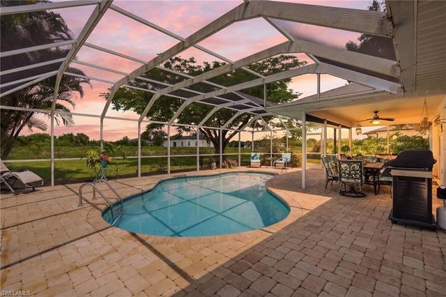 1529 Crestwood CIR W, Lehigh Acres, FL 33936