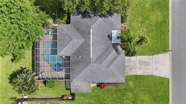 1529 Crestwood CIR W, Lehigh Acres, FL 33936