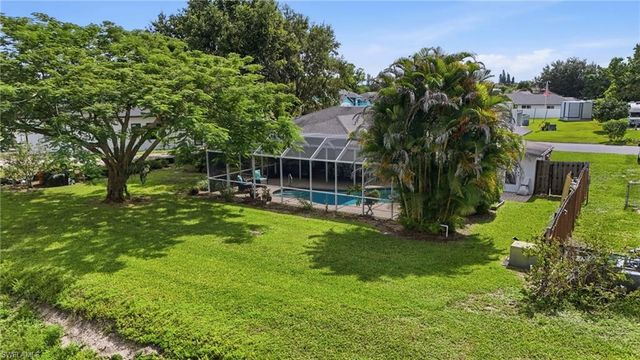 1529 Crestwood CIR W, Lehigh Acres, FL 33936