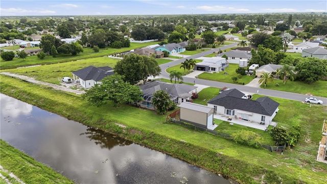 1529 Crestwood CIR W, Lehigh Acres, FL 33936