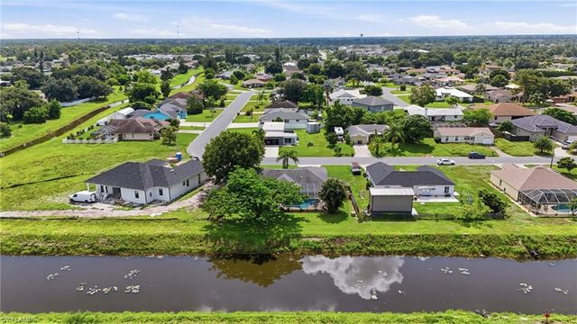 1529 Crestwood CIR W, Lehigh Acres, FL 33936