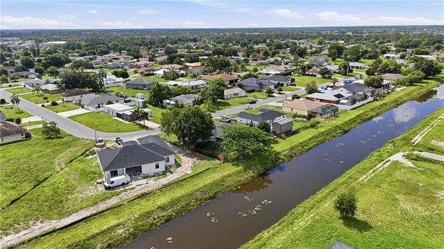 1529 Crestwood CIR W, Lehigh Acres, FL 33936