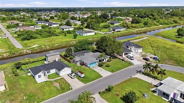 1529 Crestwood CIR W, Lehigh Acres, FL 33936