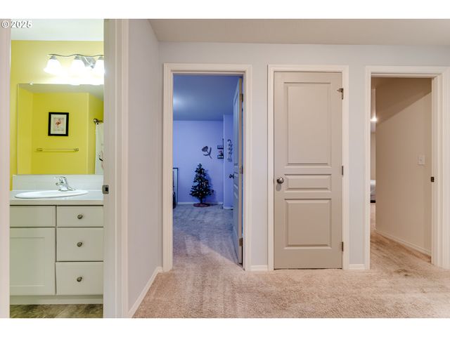 4685 GLACIER MEADOWS Loop, Springfield, OR 97478