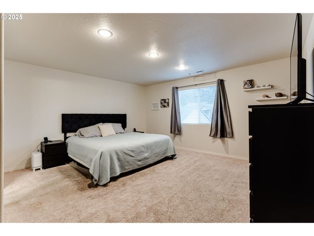 4685 GLACIER MEADOWS Loop, Springfield, OR 97478