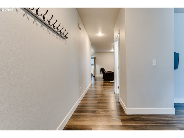 4685 GLACIER MEADOWS Loop, Springfield, OR 97478