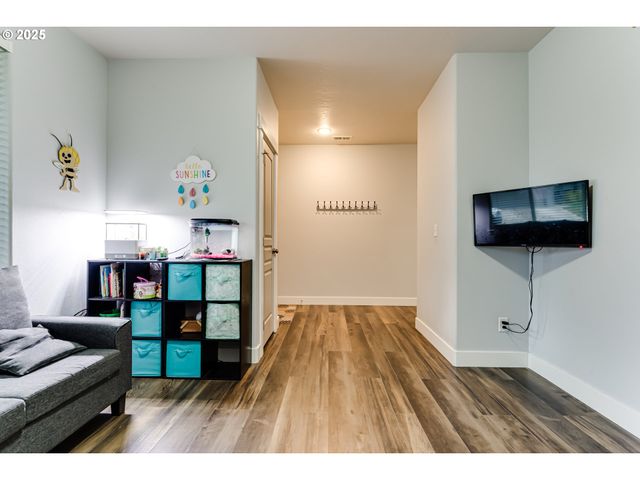 4685 GLACIER MEADOWS Loop, Springfield, OR 97478