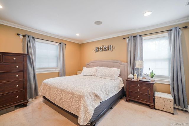 6 Madsen Court, Mount Sinai, NY 11766