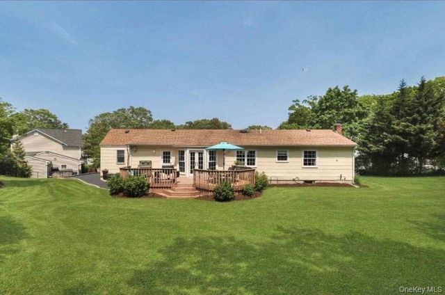 6 Madsen Court, Mount Sinai, NY 11766