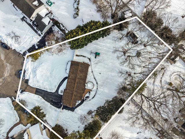 6 Madsen Court, Mount Sinai, NY 11766