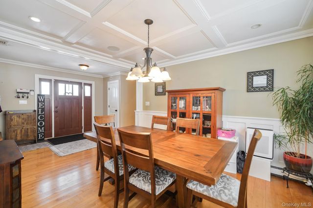 6 Madsen Court, Mount Sinai, NY 11766