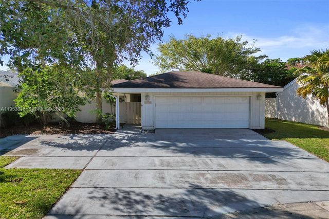 17115 Bay Street, Jupiter, FL 33477