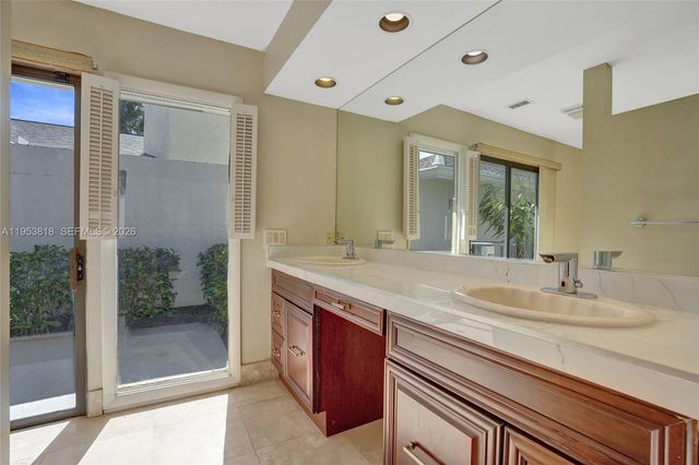 17115 Bay Street, Jupiter, FL 33477