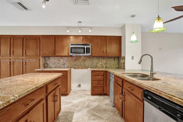 17115 Bay Street, Jupiter, FL 33477