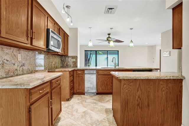 17115 Bay Street, Jupiter, FL 33477