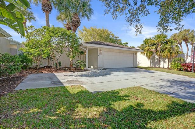 17115 Bay Street, Jupiter, FL 33477