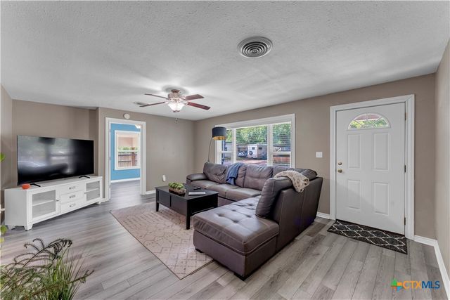 209 E Live Oak Street, Burnet, TX 78611