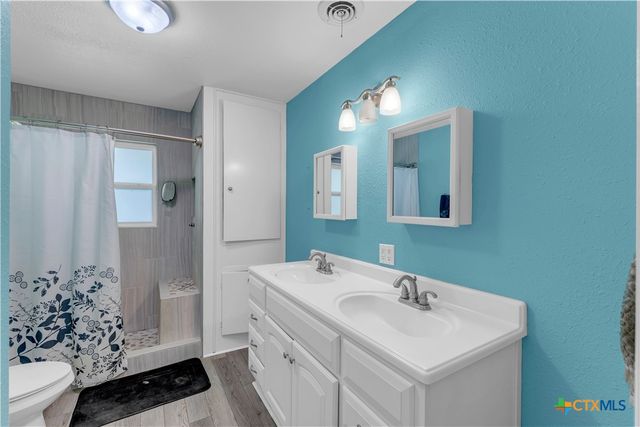 209 E Live Oak Street, Burnet, TX 78611