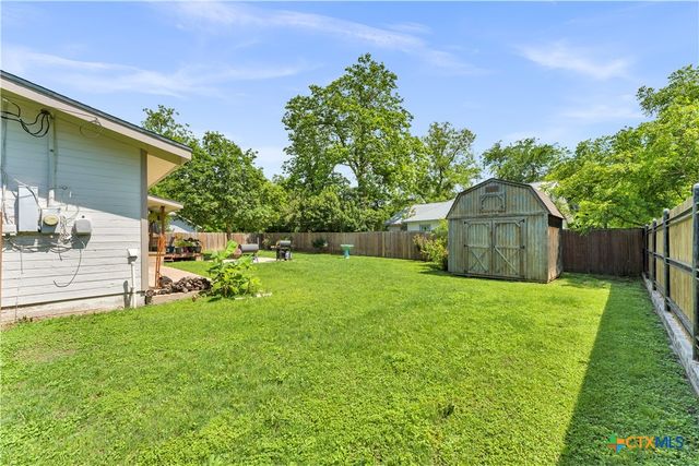 209 E Live Oak Street, Burnet, TX 78611