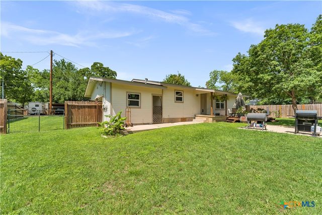 209 E Live Oak Street, Burnet, TX 78611