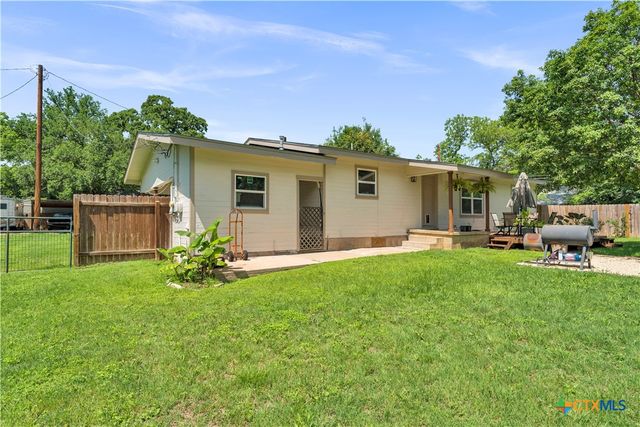 209 E Live Oak Street, Burnet, TX 78611