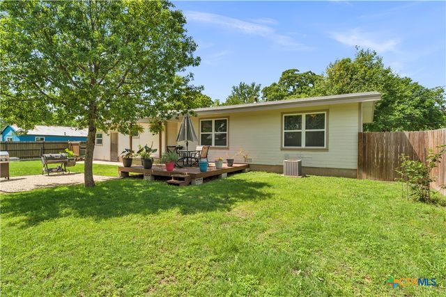 209 E Live Oak Street, Burnet, TX 78611