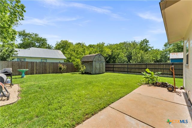 209 E Live Oak Street, Burnet, TX 78611