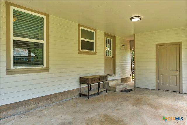 209 E Live Oak Street, Burnet, TX 78611