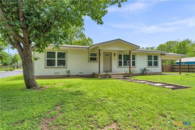 209 E Live Oak Street, Burnet, TX 78611
