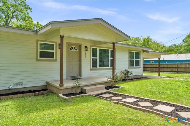 209 E Live Oak Street, Burnet, TX 78611