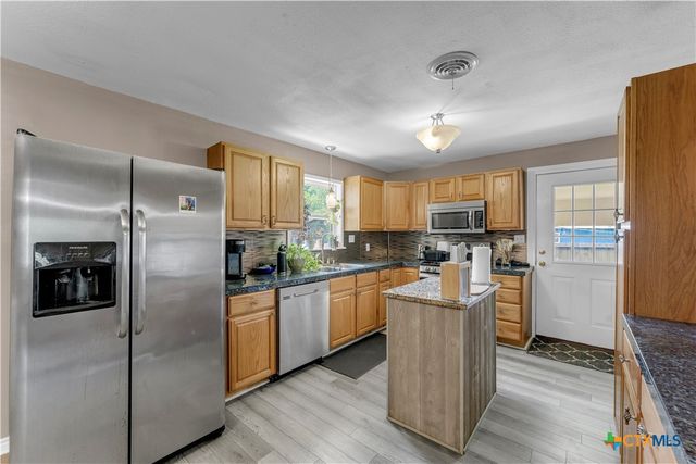 209 E Live Oak Street, Burnet, TX 78611