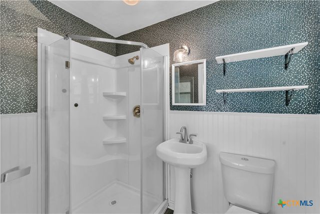 209 E Live Oak Street, Burnet, TX 78611