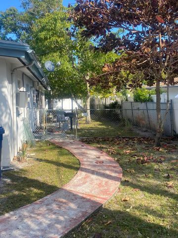 2732 NW 9th Terrace, Wilton Manors, FL 33311