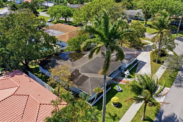 2732 NW 9th Terrace, Wilton Manors, FL 33311