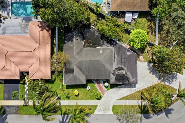 2732 NW 9th Terrace, Wilton Manors, FL 33311