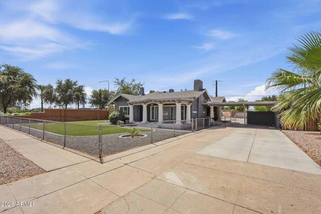 218 N WASHINGTON Street, Chandler, AZ 85225 — photo 3