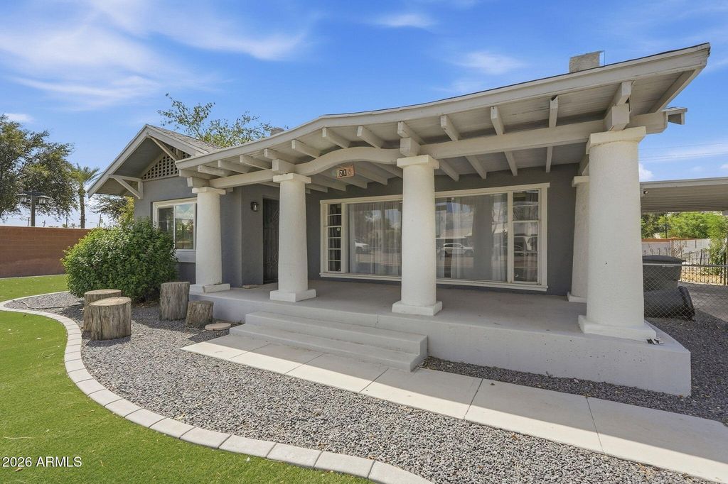 218 N WASHINGTON Street, Chandler, AZ 85225 — photo 4