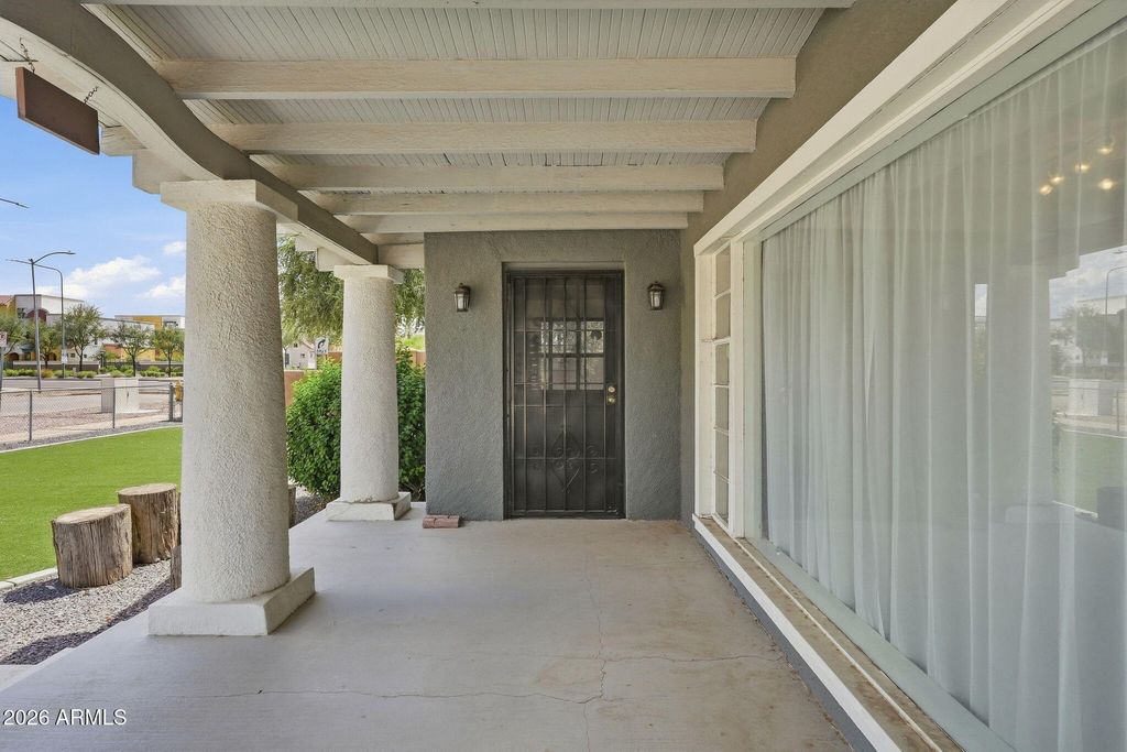 218 N WASHINGTON Street, Chandler, AZ 85225 — photo 5