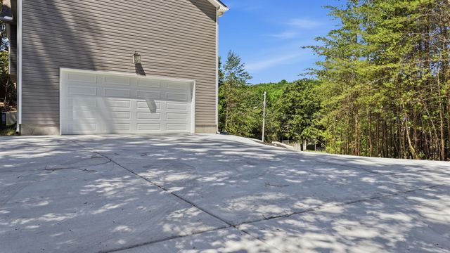 1010 Lower Mill Road, Hixson, TN 37343
