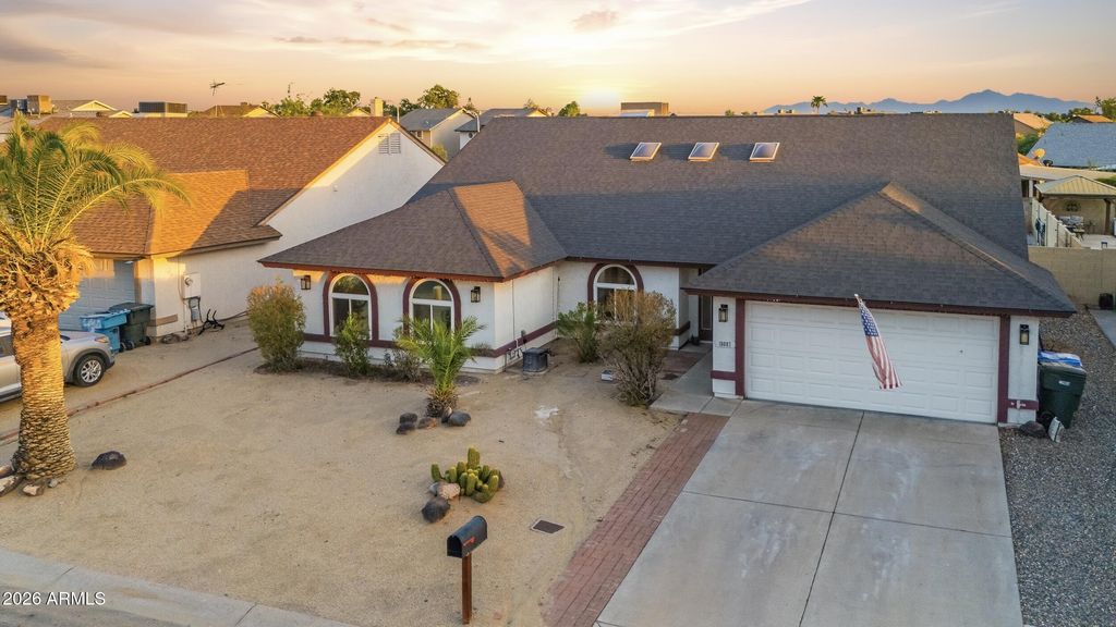 10007 W MEADOWBROOK Avenue, Phoenix, AZ 85037 — photo 2