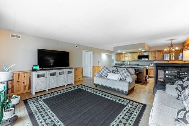 15505 Cicero Avenue 2C, Oak Forest, IL 60452