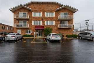 15505 Cicero Avenue 2C, Oak Forest, IL 60452